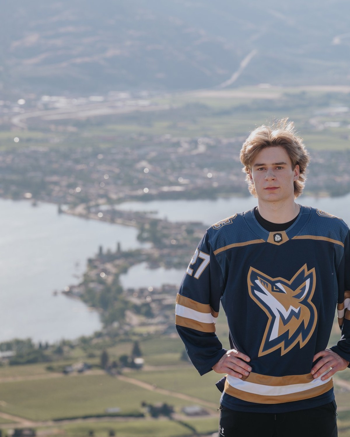Coyotes player above Osoyoos Lake